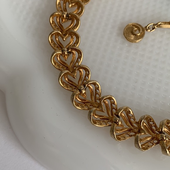 VTG LISNER Heart Choker Necklace Textured GoldTone Interlocking Hearts 12.5” - Picture 11 of 14